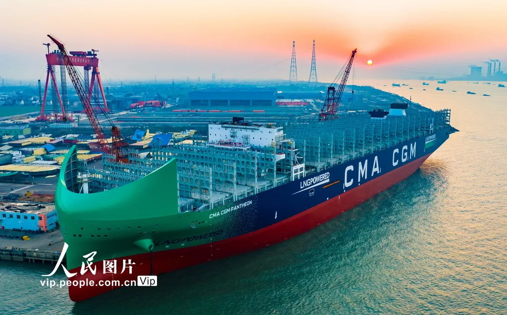 江苏泰州：新年伊始造船忙