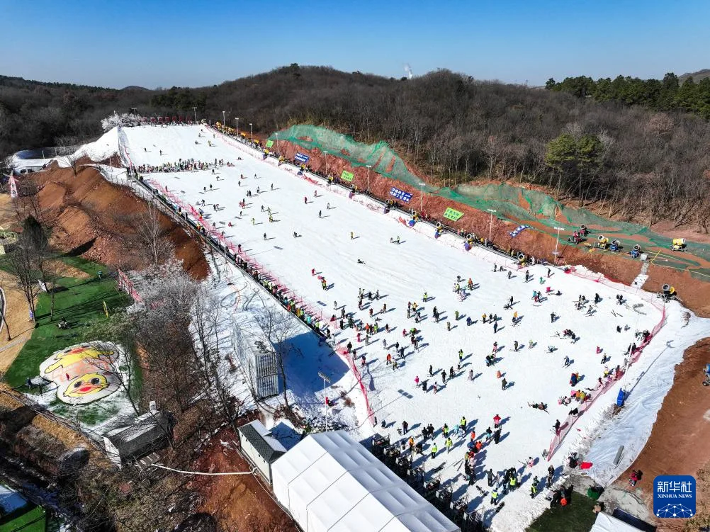 江南小城冰雪热